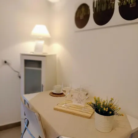 Tiny Di Carlo Apartment