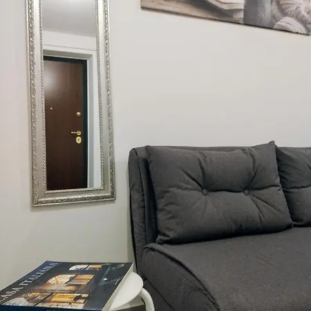 Tiny Di Carlo Apartment