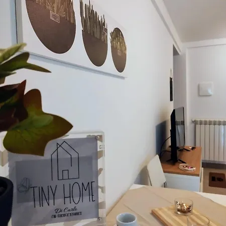 Tiny Di Carlo Apartment *