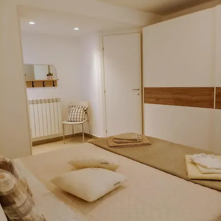 Apartman Tiny Di Carlo *